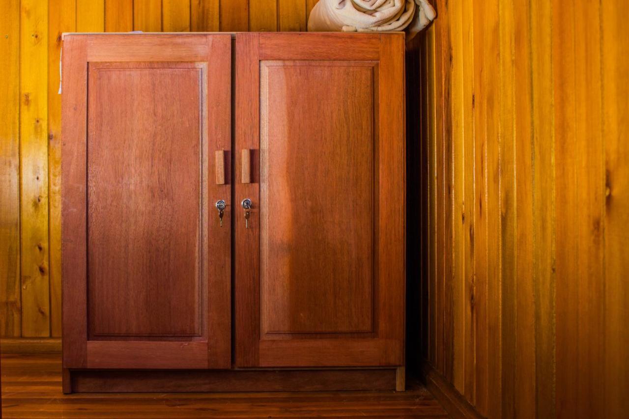 ウルビシ Ayllu Refugio Ecologicoホステル エクステリア 写真