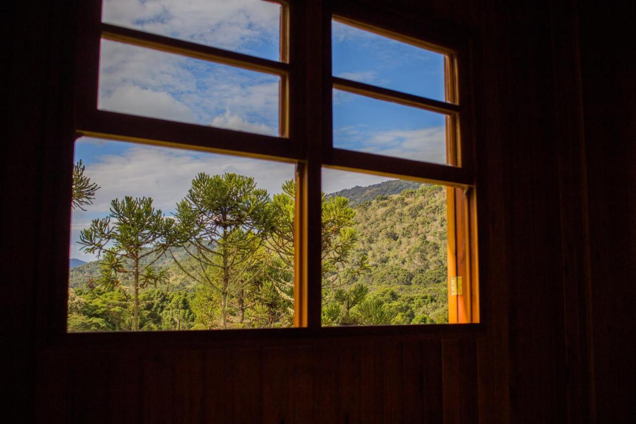 ウルビシ Ayllu Refugio Ecologicoホステル エクステリア 写真